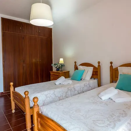 Apartment Lovely Family Near Olhos D'agua Beach Olhos de Agua (Albufeira)