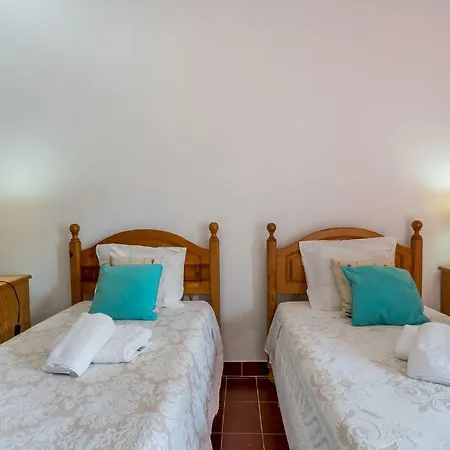 Apartamento Lovely Family Near Olhos D'agua Beach *